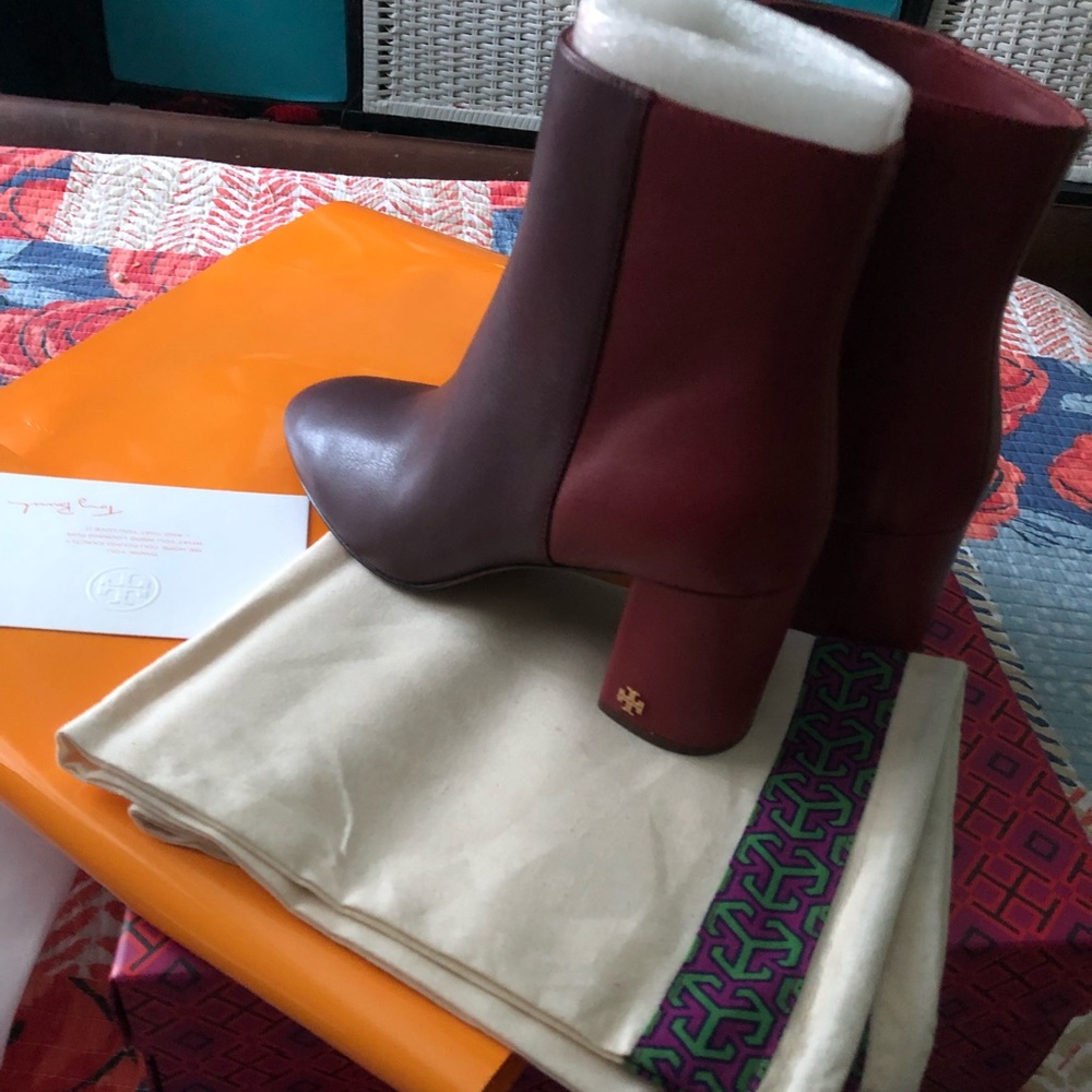 TORY BURCH BROOKE BOTTIE 8.5 size